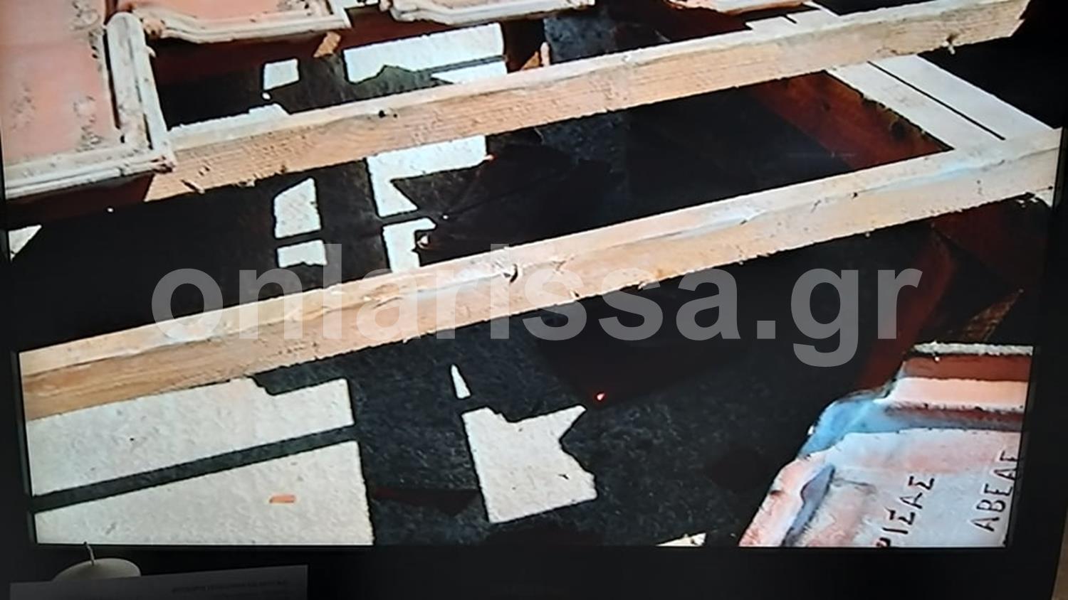 Απίστευτο περιστατικό: Αεροσκάφος σκόρπισε πανικό και ξήλωσε σκεπή σπιτιού σε χωριό της Λάρισας – Δείτε φωτό και βίντεο