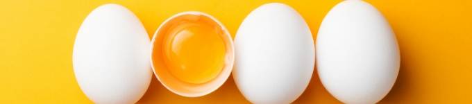 banner showing eggs as a keto snack ideas