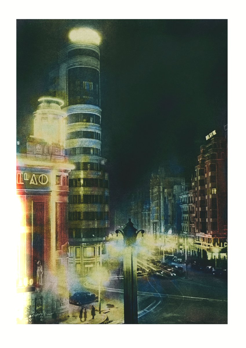 1935, vista nocturna del tercer tramo de la Gran Vía de Madrid y del edificio Capitol. Foto Videa. Crónica 20/01/1935. Achivo BNE. Coloreada.
