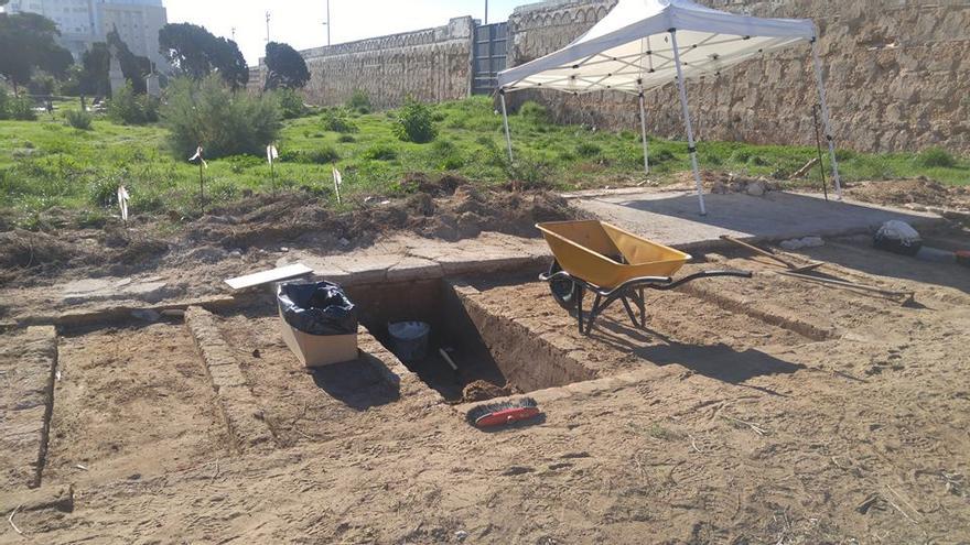 Imagen de los trabajos de exhumación en el cementerio de San José.