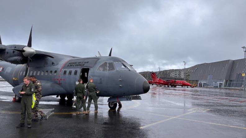 Escale à l’aéroport de Nuuk au Groenland