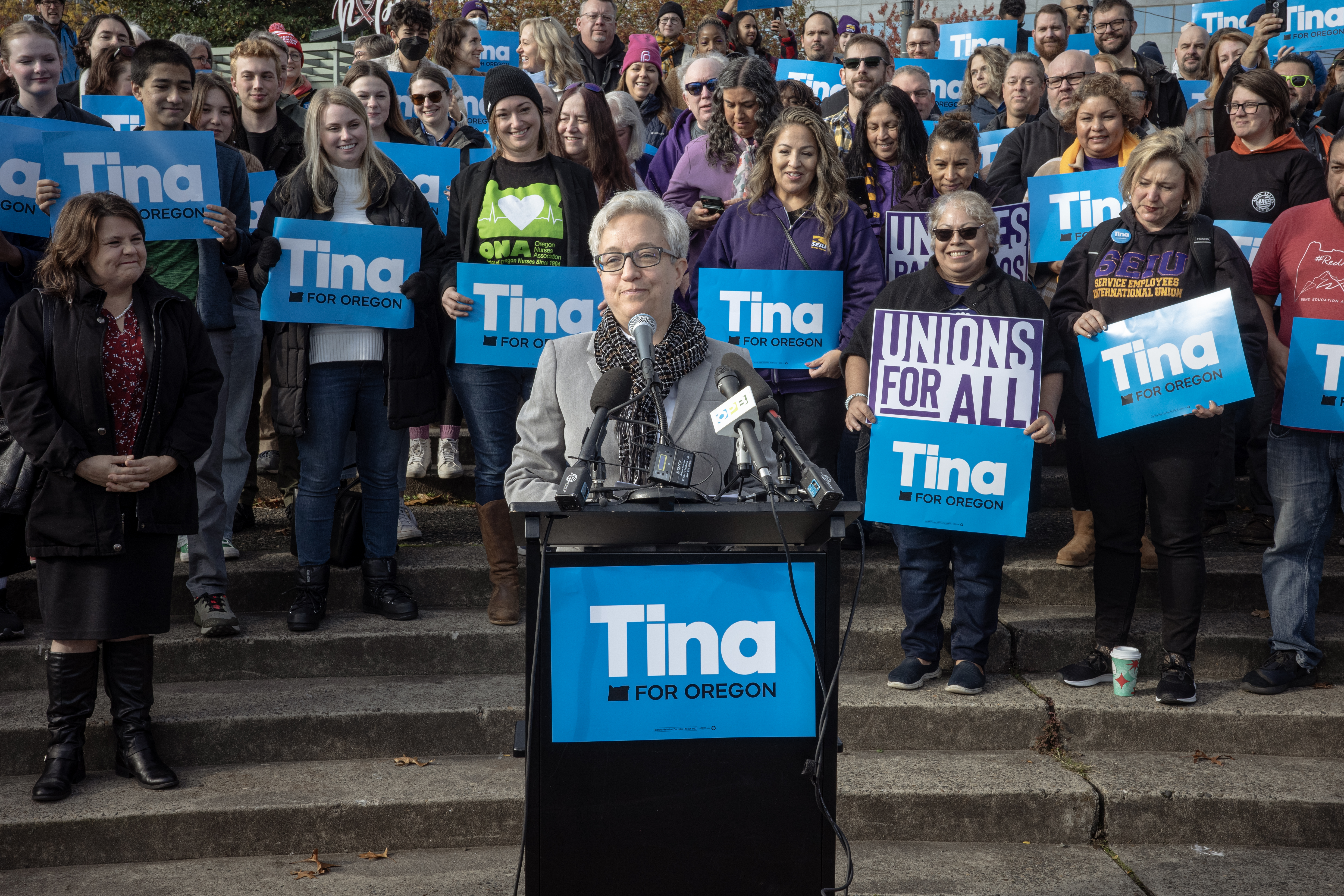 Tina-Kotek-declares-victory-with-crowd-behind-her-11.10.22-Jordan-Gale-OCC-2048x1365.jpg